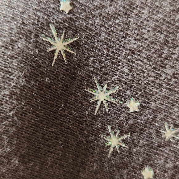 🎀2/$30🎀 Disney Parks Cinderella Fairy Godmother Cold Shoulder Gray Sweater - Picture 3 of 3